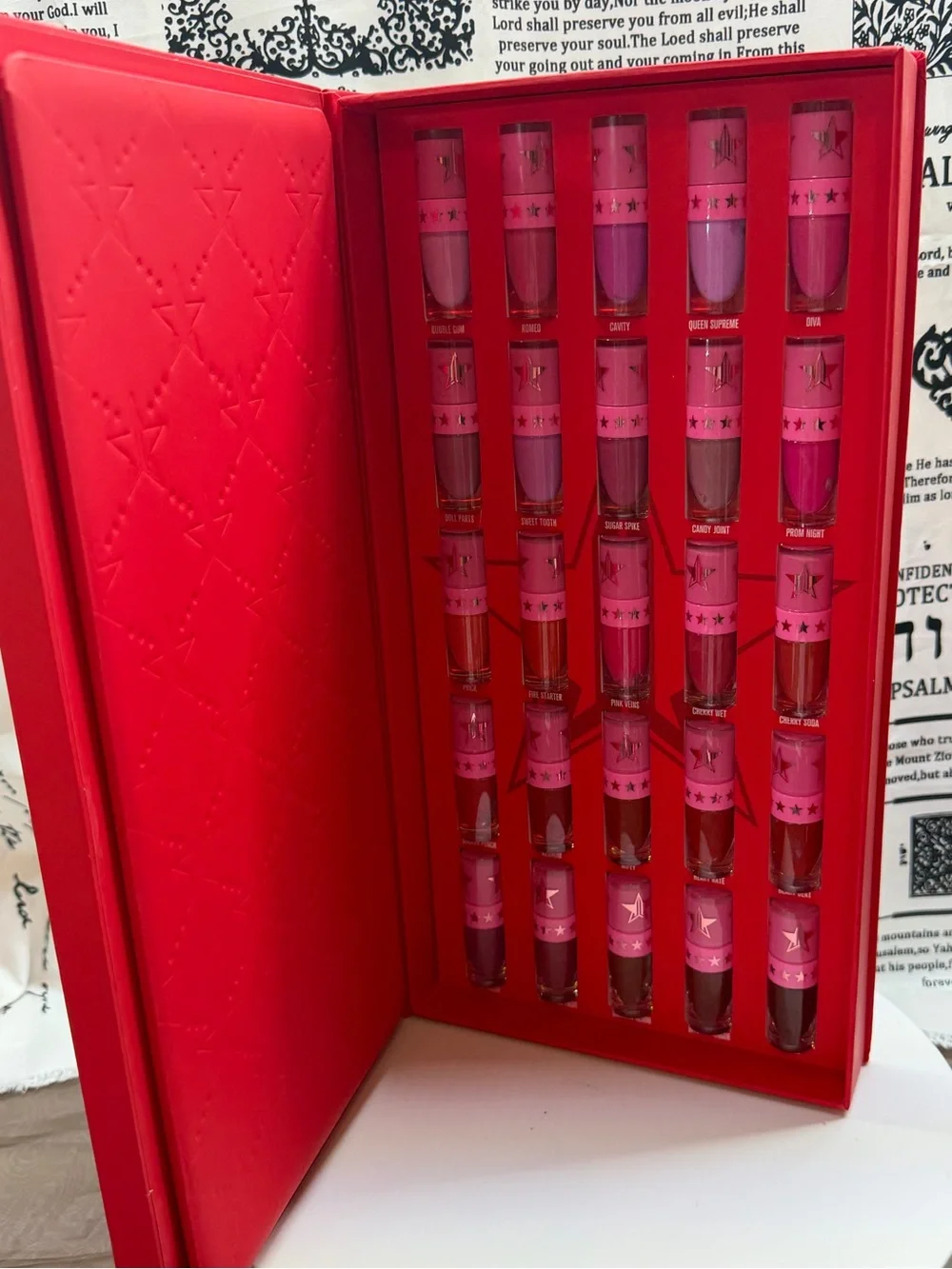 New Jeffree Star Red Vault